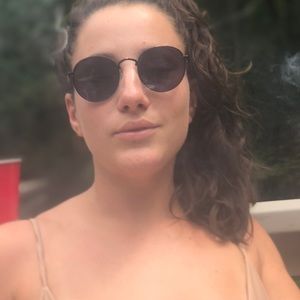 Meet your Posher, Haley